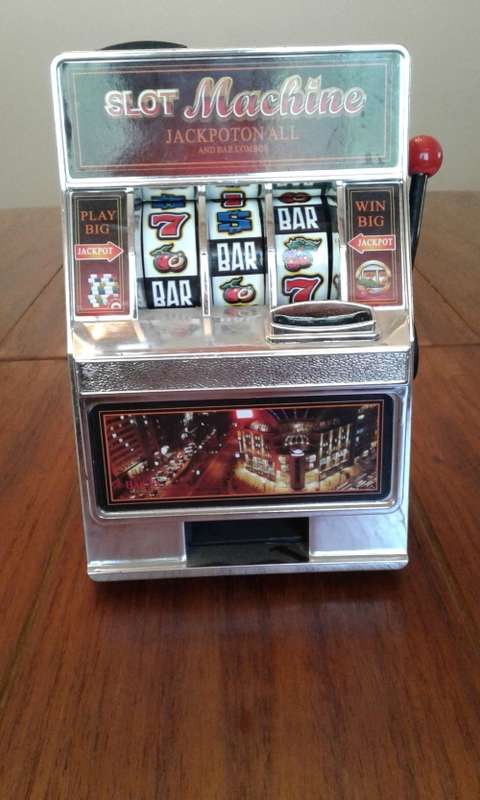 SLOT MACHINE